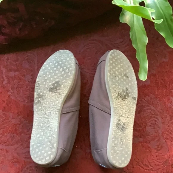 Tom’s slip on shoes in cocoa size 7.5W - Picture 4 of 6